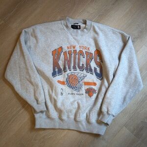 Abercrombie & Fitch Gray New York Knicks Crewneck Sweater